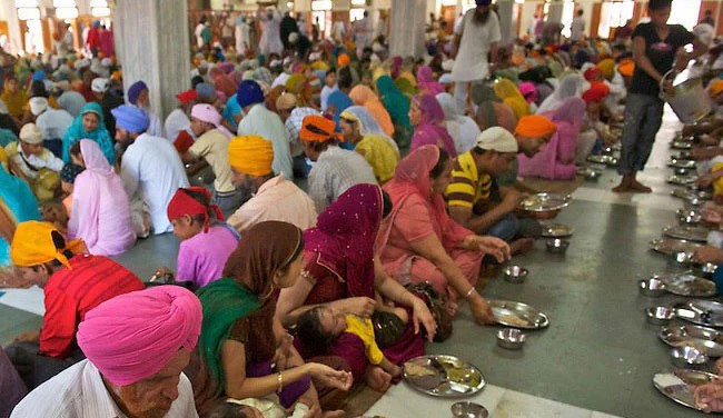 Days Langar by Gurudwara