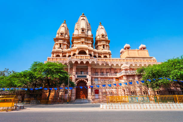 Chhatarpur Temple or Shri Aadya Katyayani Shakti Peetham is a hindu temple located in Delhi city in India