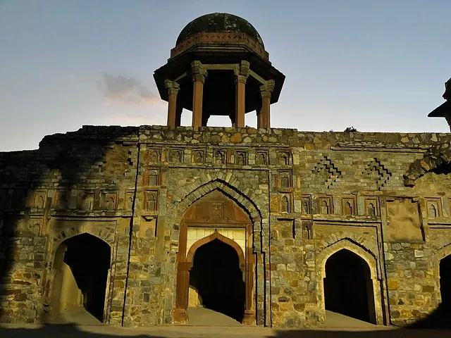 Architecture Of Jahaz Mahal 3