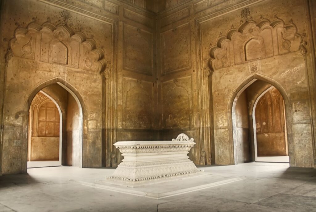 Safdarjung Tomb - History, Facts & Architecture