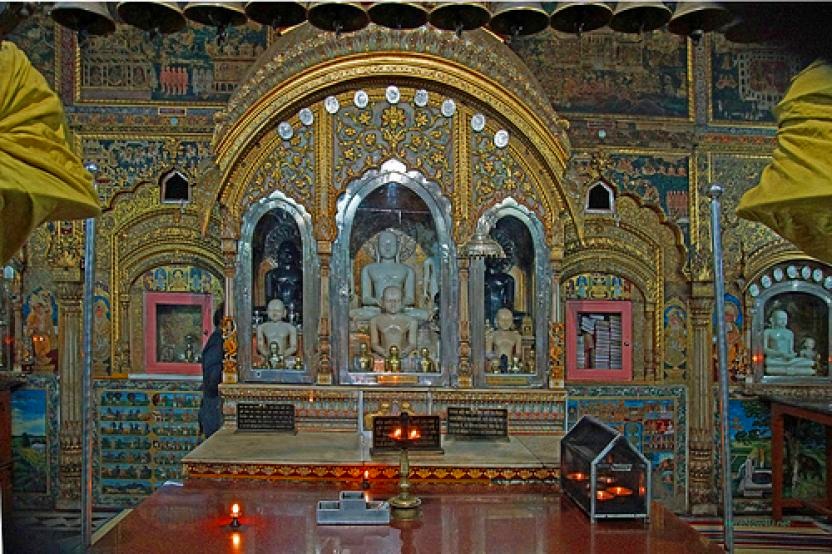 Shri Digambar Jain Lal Temple