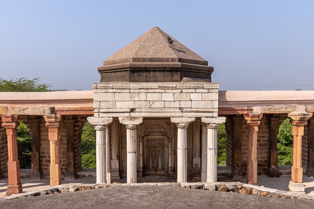 Sultan Ghari Tomb 3